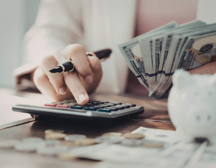 how to manage personal finances effectively